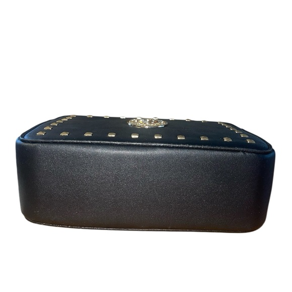 NWT- Valentino Orlandi vegan leather crossbody bag. Color black W/ gold hardware - Picture 7 of 12